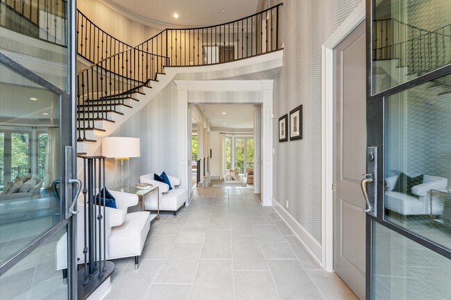 Building Photo - 7 Marilane St