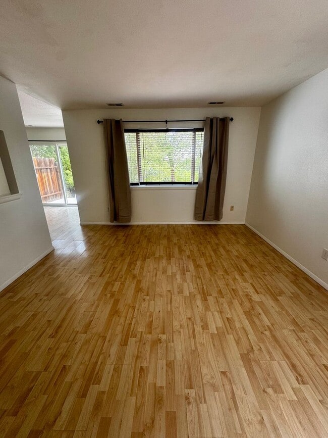 Building Photo - 603 Manitou Blvd