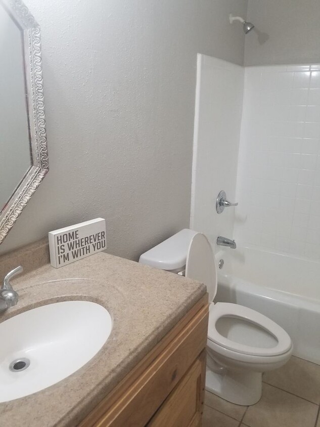 Foto principal - 1114 E 64th St