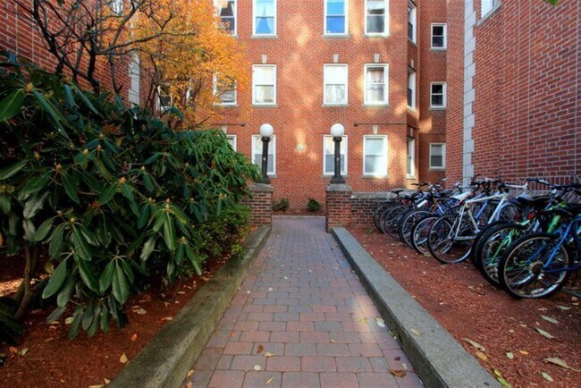 Foto del edificio - 4 Craigie Cir