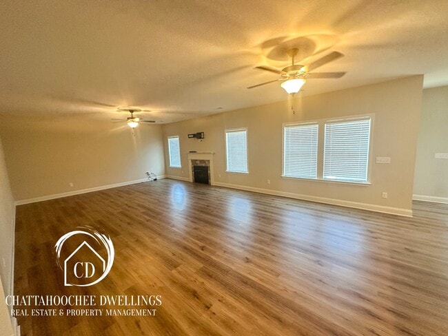 Foto del edificio - 166 Red Oak Pl