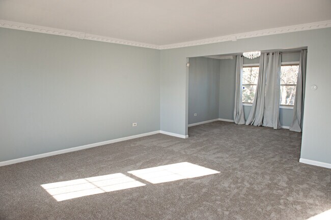Foto del edificio - 718 Stratford Ln