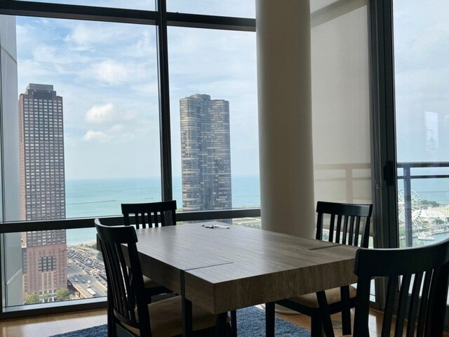 Foto del edificio - 450 E Waterside Dr