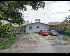 Building Photo - 947 NW 22nd Ct