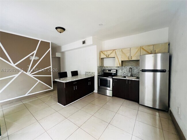 Foto del edificio - 876 SW 2nd St