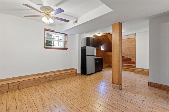 Foto del edificio - 3546 N Bosworth Ave