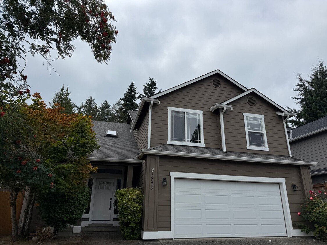 Foto principal - 4 Bedroom 2.5 Bath. Cul-de-Sac Home $3649....