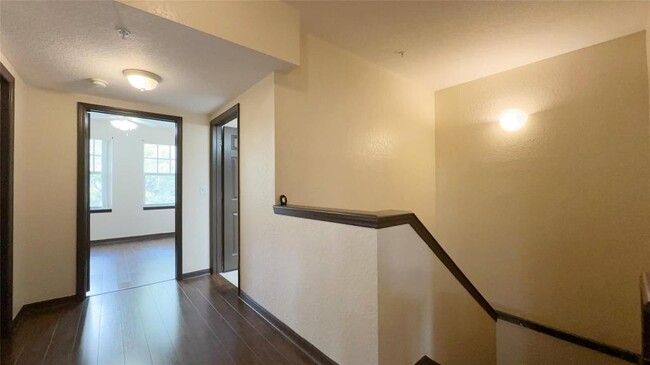 Foto del edificio - 6704 W Sample Rd