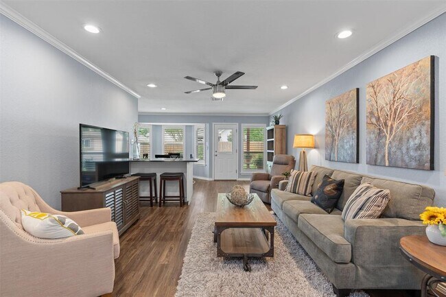 Building Photo - 226 Claris Ln