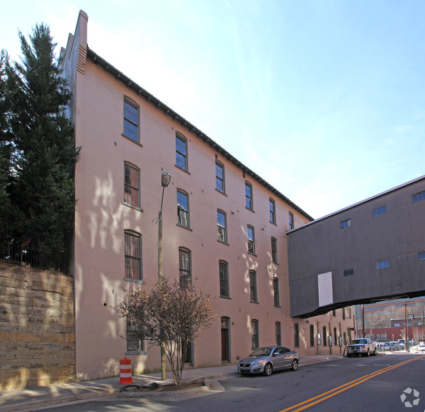 Building Photo - Piedmont Leaf Lofts