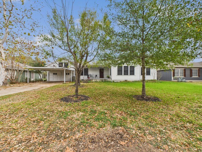 Foto del edificio - 1206 E 30th St