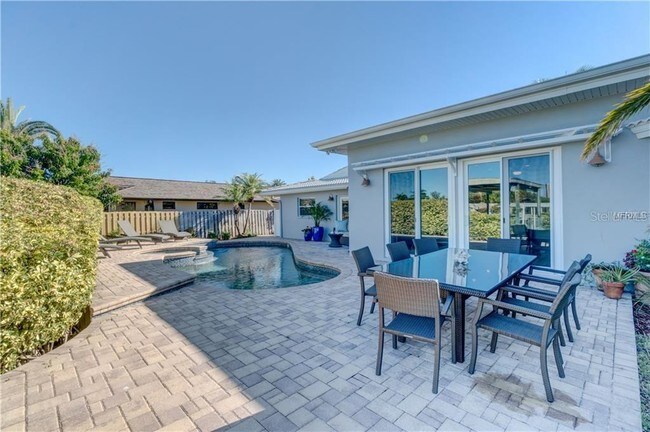 Building Photo - 68 Windward Island