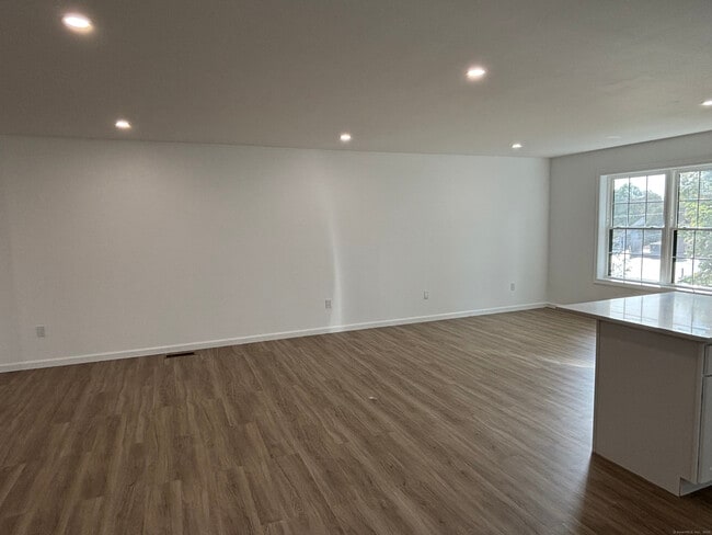 Building Photo - 38 Golden Hill St