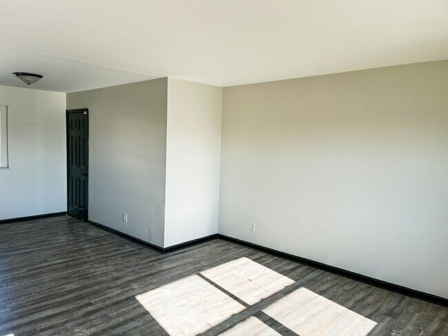 Foto del edificio - Charming South Columbus Home with Deck, Garage & Modern Upgrades