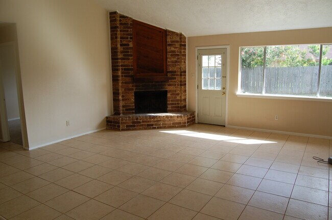 Living room - 8434 Bird Run Dr