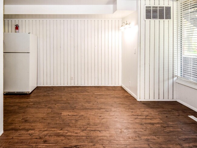 Building Photo - 620 E 700 N