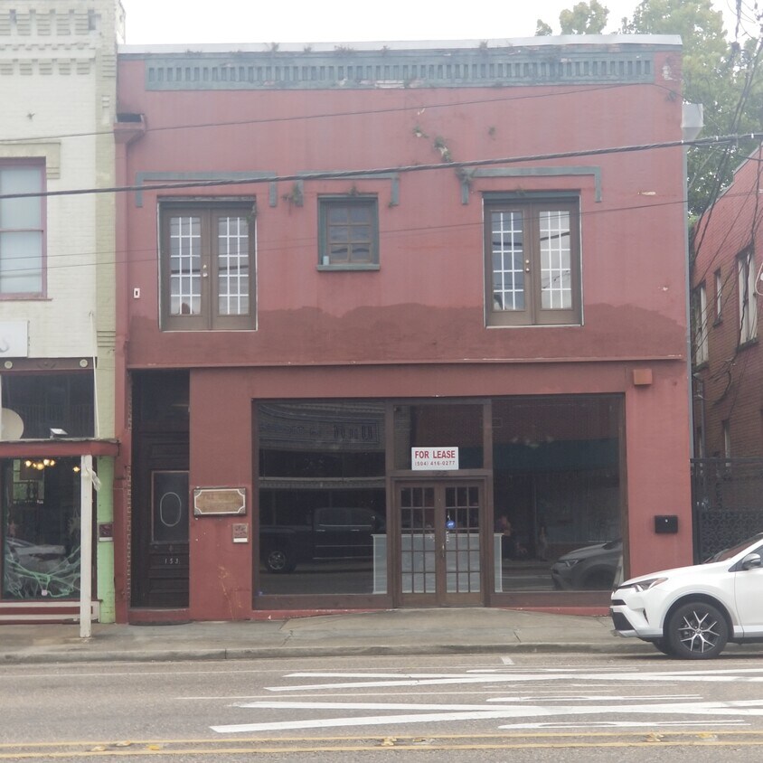 Building front - 155 W Pine St