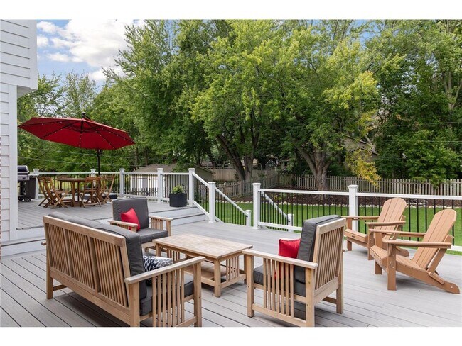 Building Photo - 18620 26th Ave N