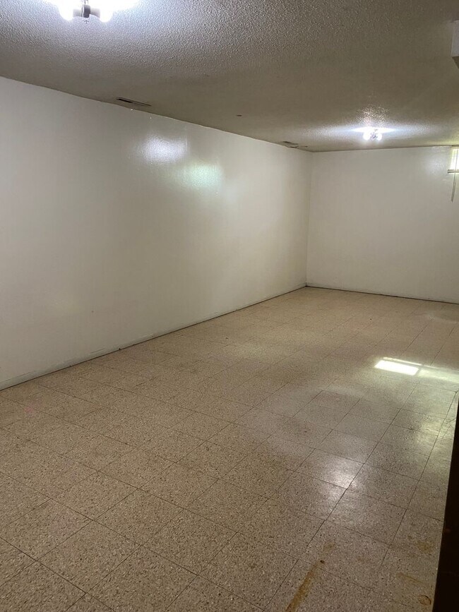 Foto del edificio - 4308 W Bethany Dr