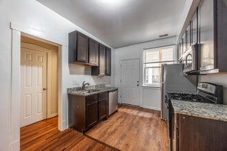Building Photo - 3753 W Sunnyside Ave