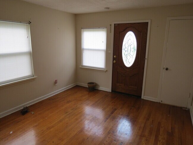 Foto del edificio - 2741 Thorndale Ave