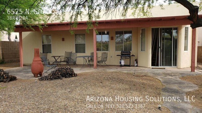 Foto del edificio - 6525 N Shadow Bluff Dr