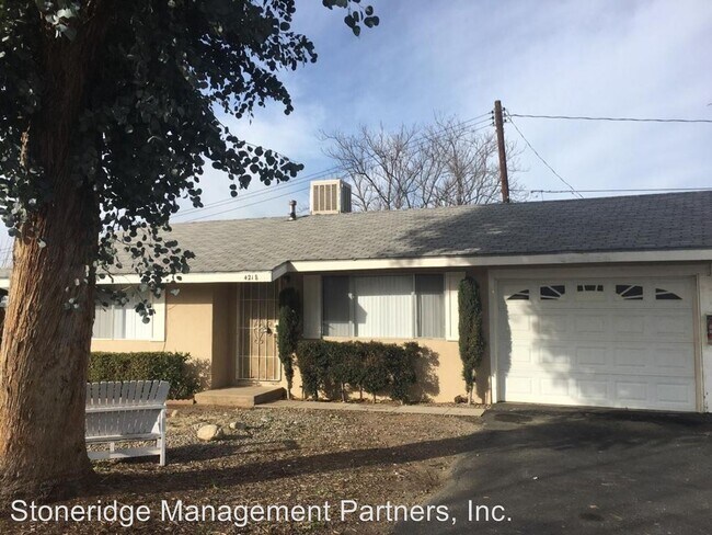 Foto del edificio - 419 W County Line Rd