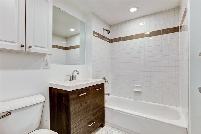 Building Photo - 65 2nd St
