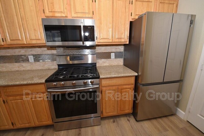 Foto del edificio - 8555 W Russell Rd