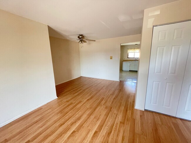 Building Photo - 2217 NICHOLS Dr