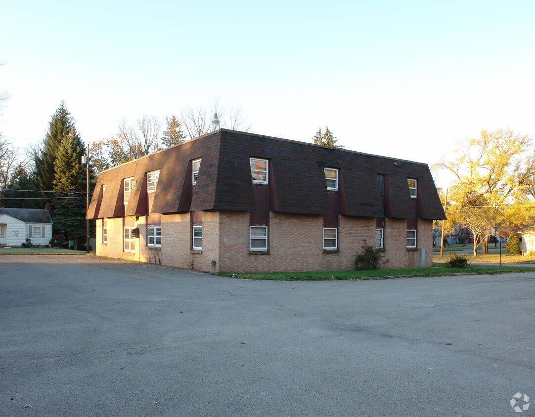 Building Photo - 5081 Aravesta Ave