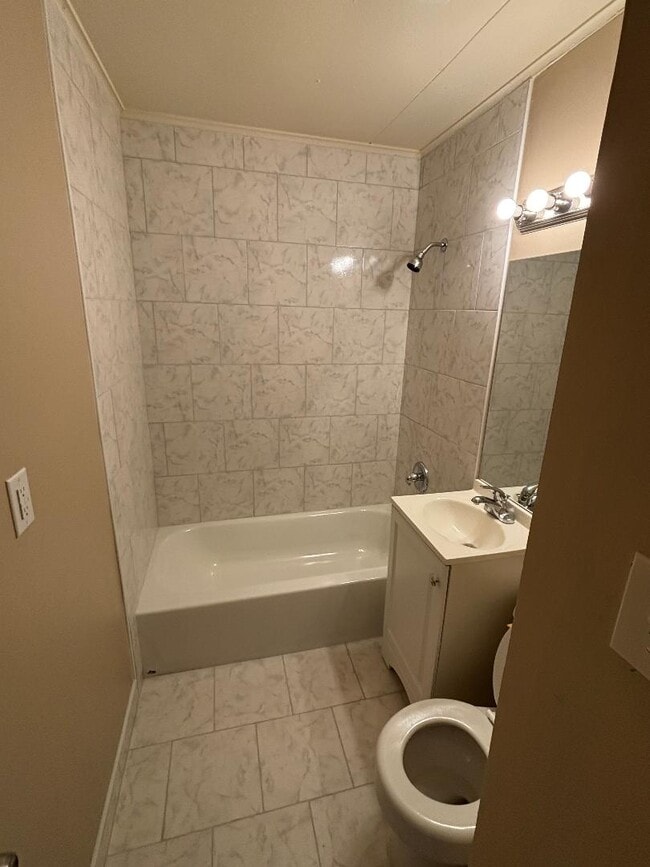 Building Photo - 3624 Sunrise St