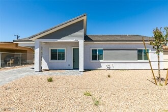 Building Photo - 1912 Carver Ave