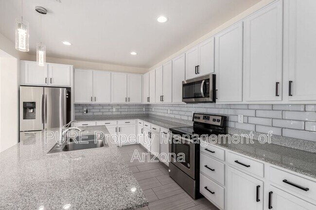 Building Photo - 23047 E Calle de Flores