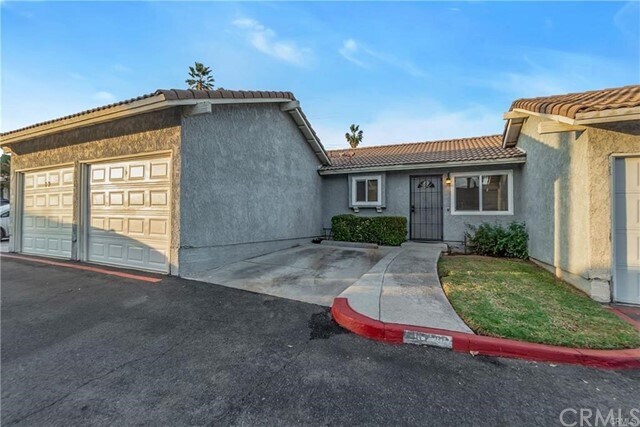 Foto principal - 9505 Arlington Ave