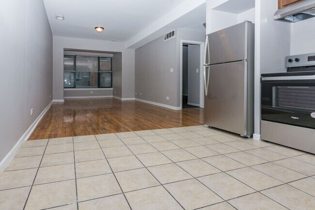 Foto del edificio - 6135 S Indiana Ave