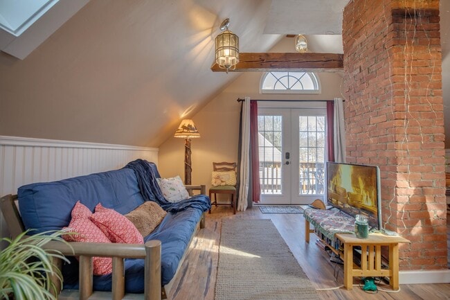 Foto del edificio - 51 Pollard Rd