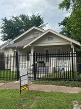 Building Photo - 3007 Webster St