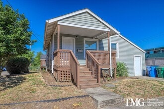 Building Photo - 2500 Harney St