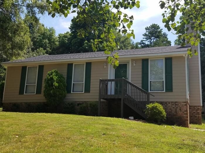 Available 10/1/2019 3 bedroom 2 bath home House for