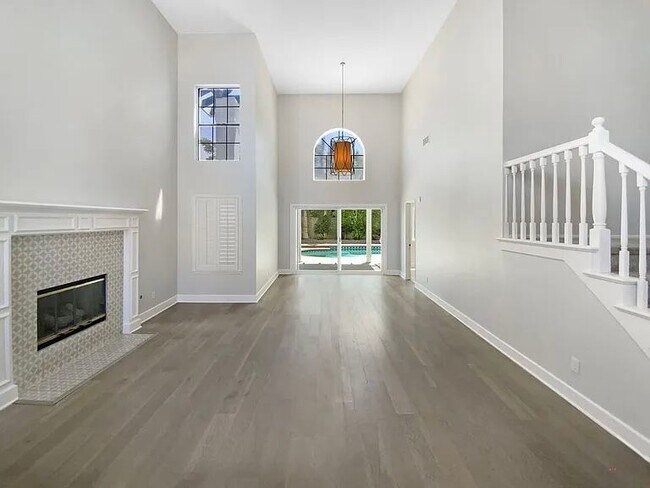 Foto del edificio - 5982 Birdie Dr