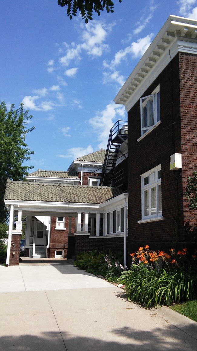 Building Photo - 3620 Pacific St