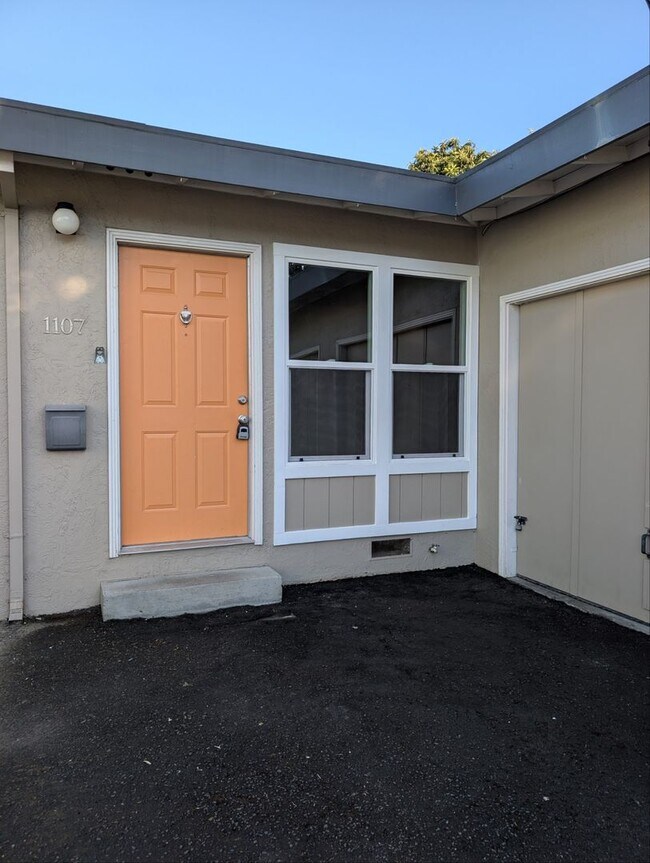 Building Photo - 1107 Vallejo St