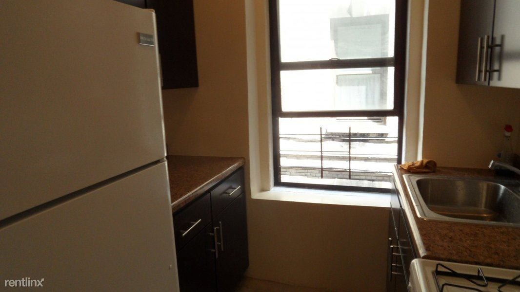 Building Photo - 402 W 148th St