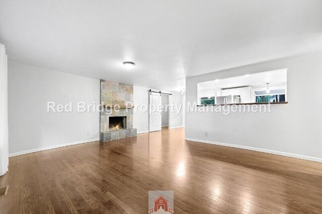 Foto del edificio - 5695 SW Washington Ct