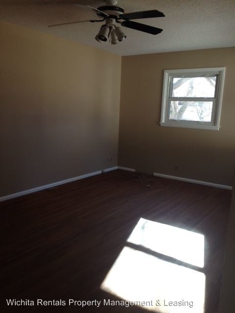 Building Photo - 3 br, 1 bath House - 9710 W 9th St