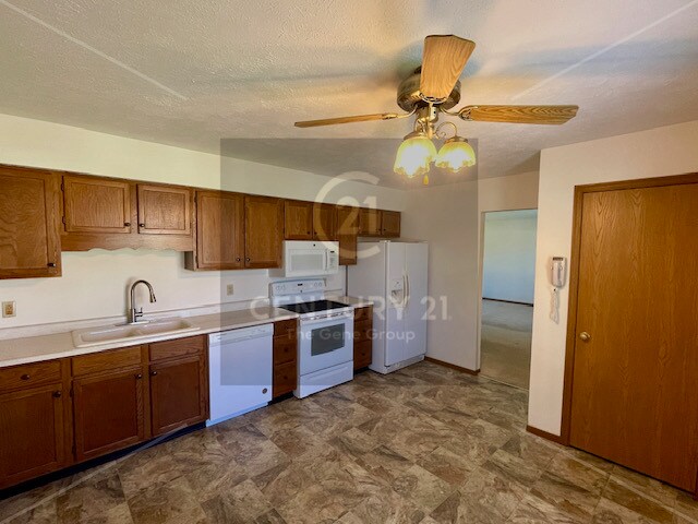 Building Photo - 323 Westview Dr