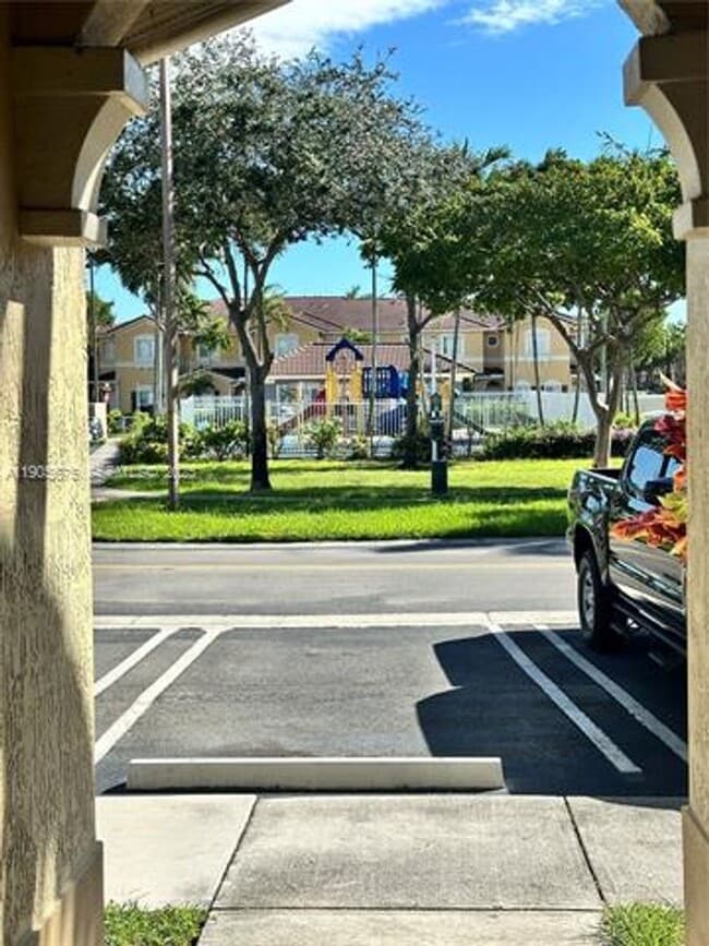 Foto del edificio - 8258 NW 108th Pl