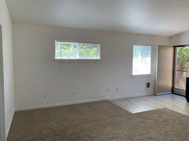 Building Photo - 19895 Alderwood Cir