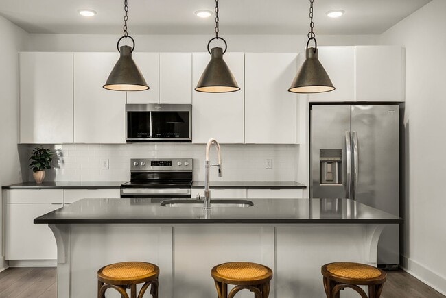 Building Photo - 1613 Marshall Hollow Dr